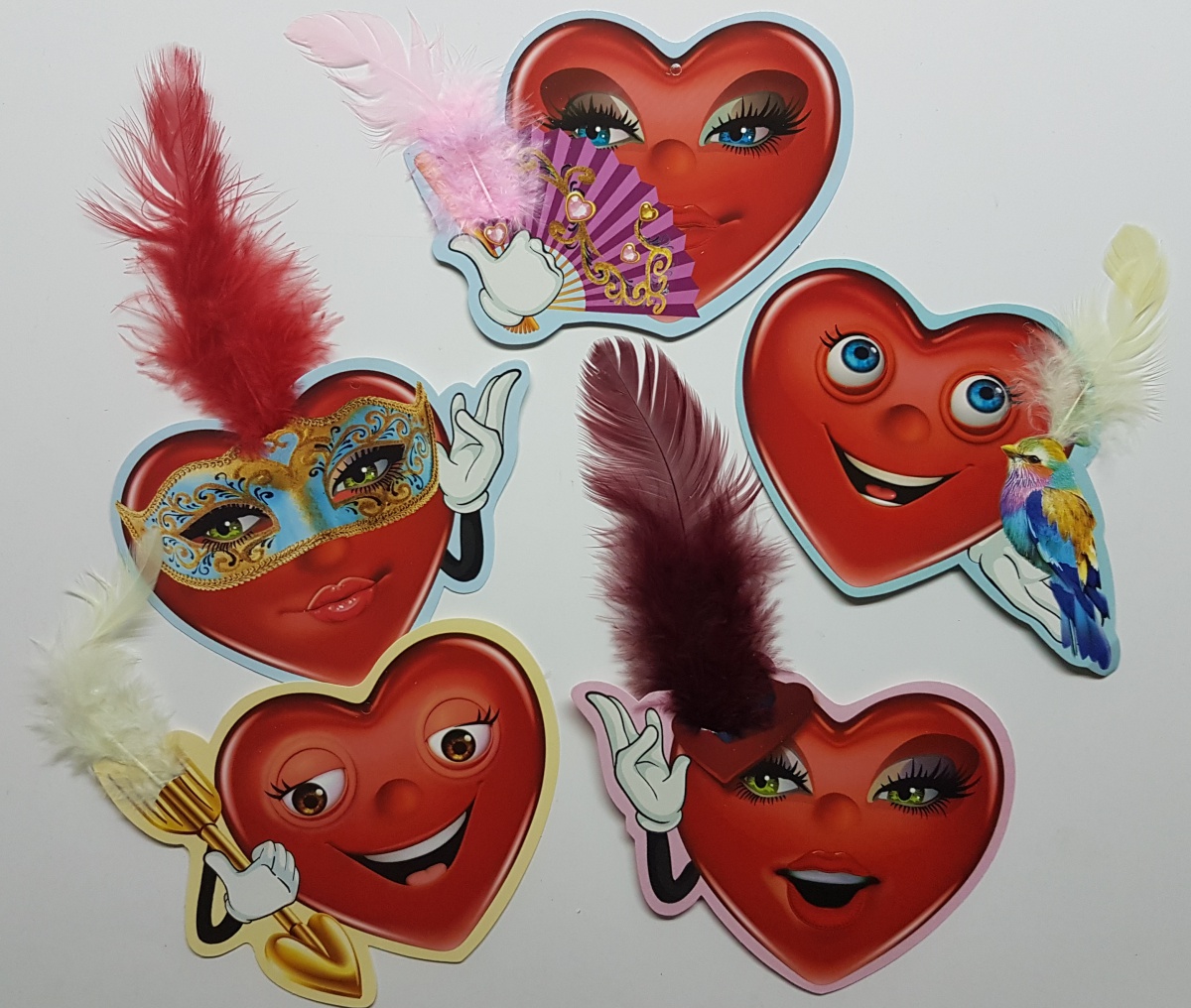 Набор открыток-малышек-сердечек с перьями
