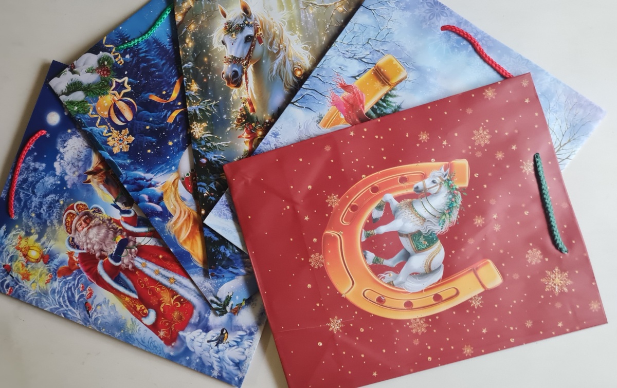Ассортимент пакетов бумажных подарочных новогодних "Символ года" 330х425 (АА)