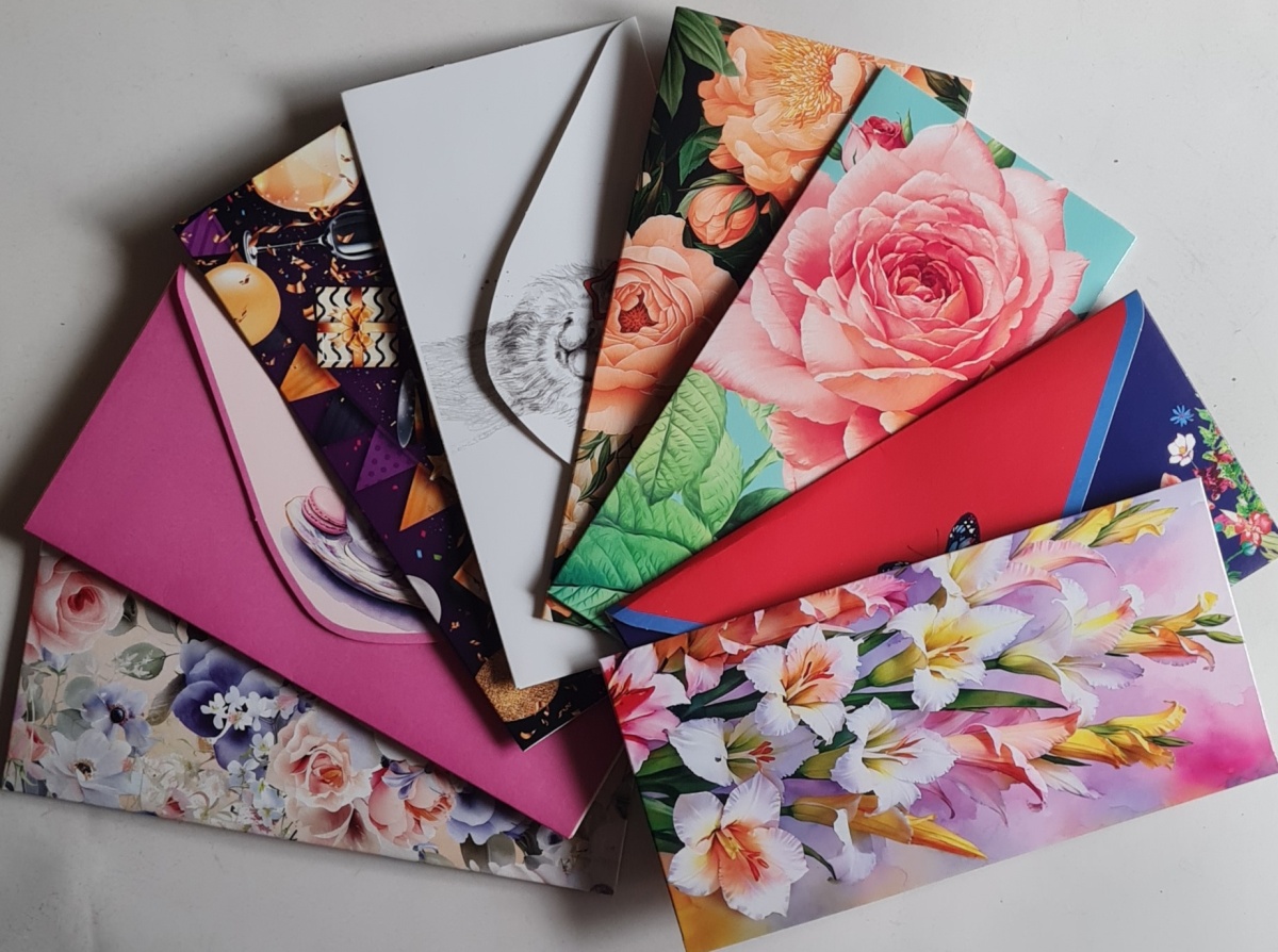 Ассортимент конвертов для денег без надписи (Ж). Без отделки. Без текста.