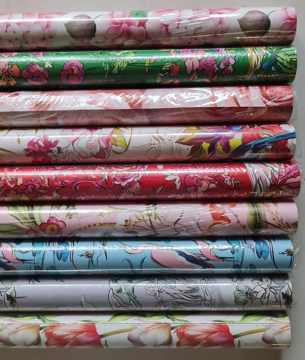 Ассортимент бумаги оберточной глянцевой с рисунком "Цветы" (672х990мм) Арт и Дизайн