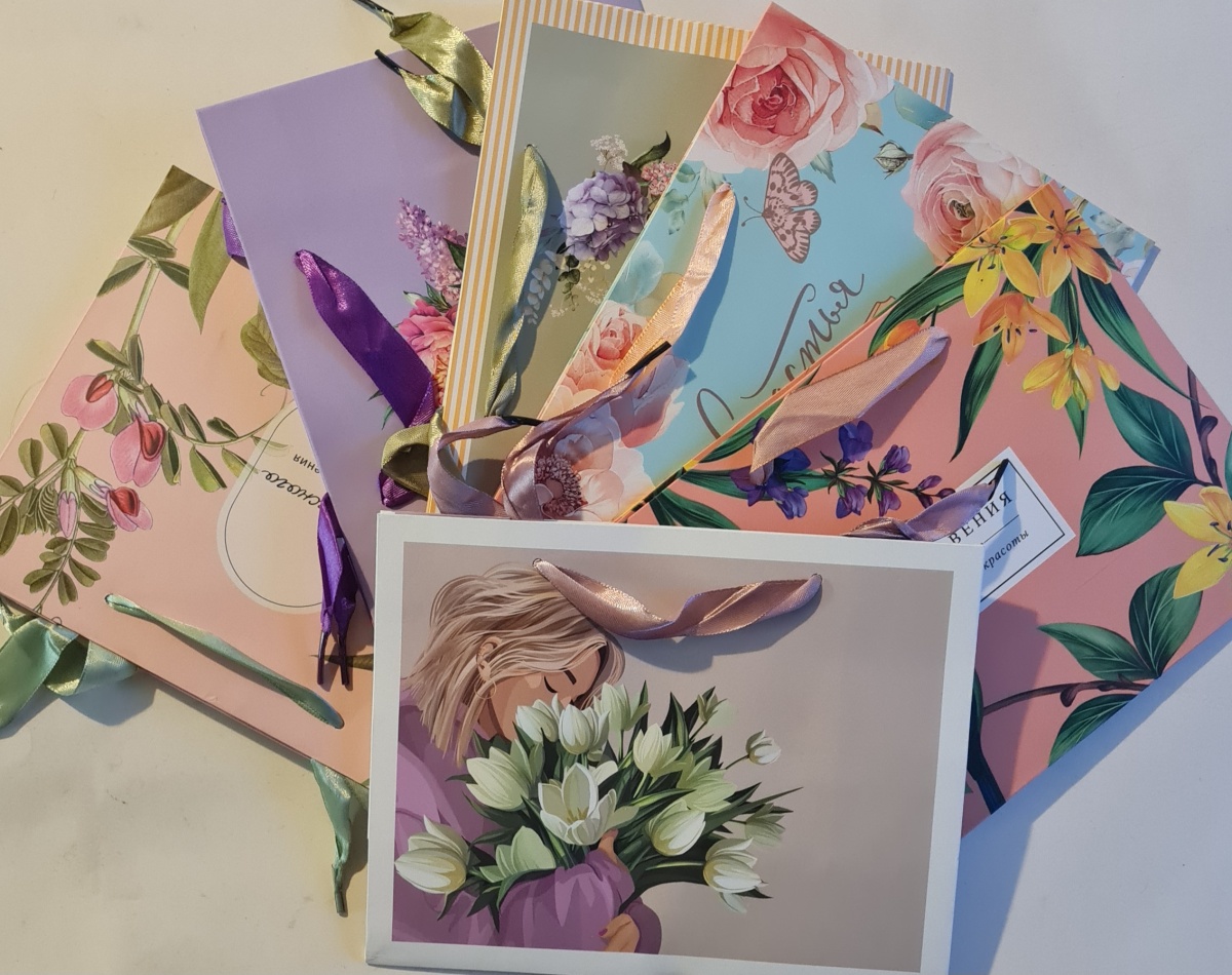 Ассортимент пакетов подарочных СТАНДАРТ ПЛЮС "Женские"  (СВ) 