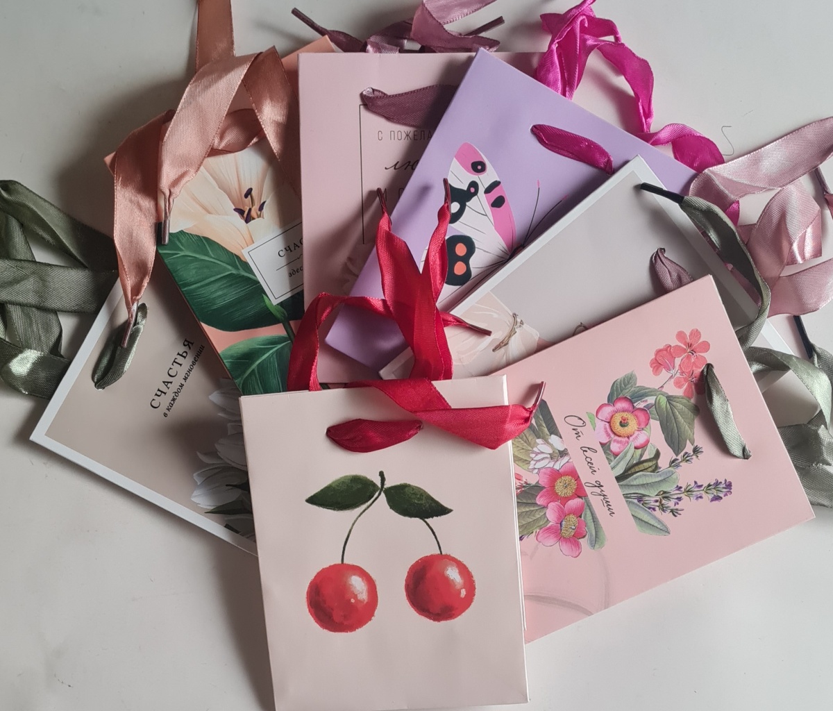 Ассортимент пакетов подарочных СТАНДАРТ ПЛЮС "Женские"  (DE)