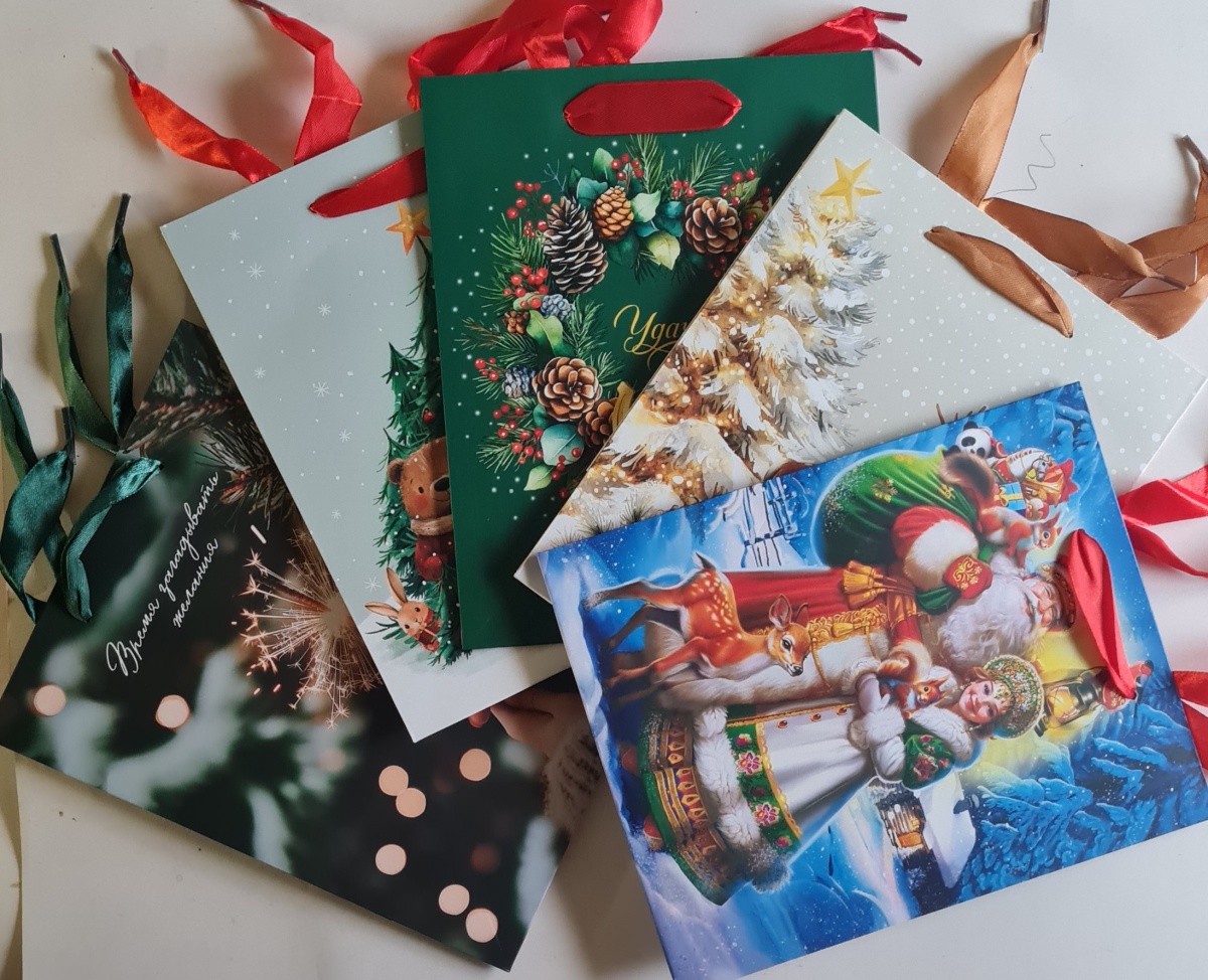 Ассортимент пакетов бумажных подарочных новогодних СТАНДАРТ ПЛЮС  (ВС)