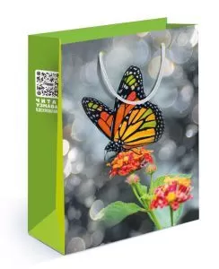 Пакет подарочный матовая ламинация "Бабочка на цветах" (MS)