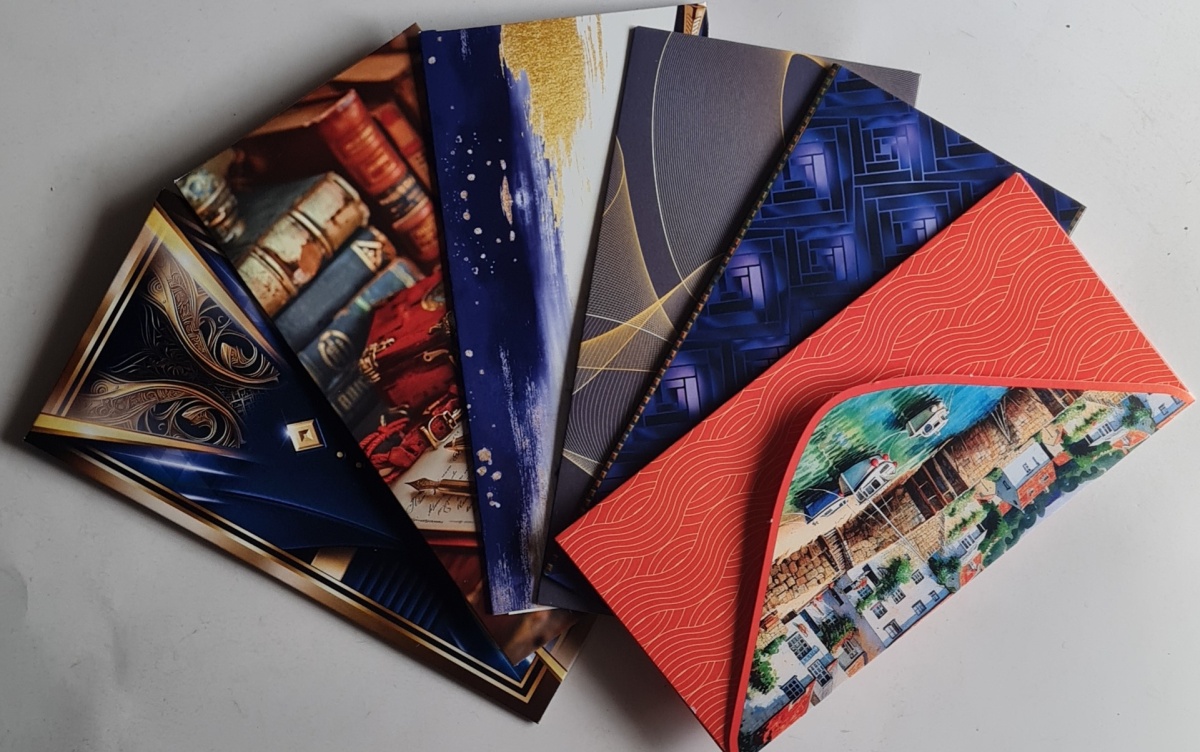 Ассортимент конвертов для денег без надписи (М) Без отделки. Без текста