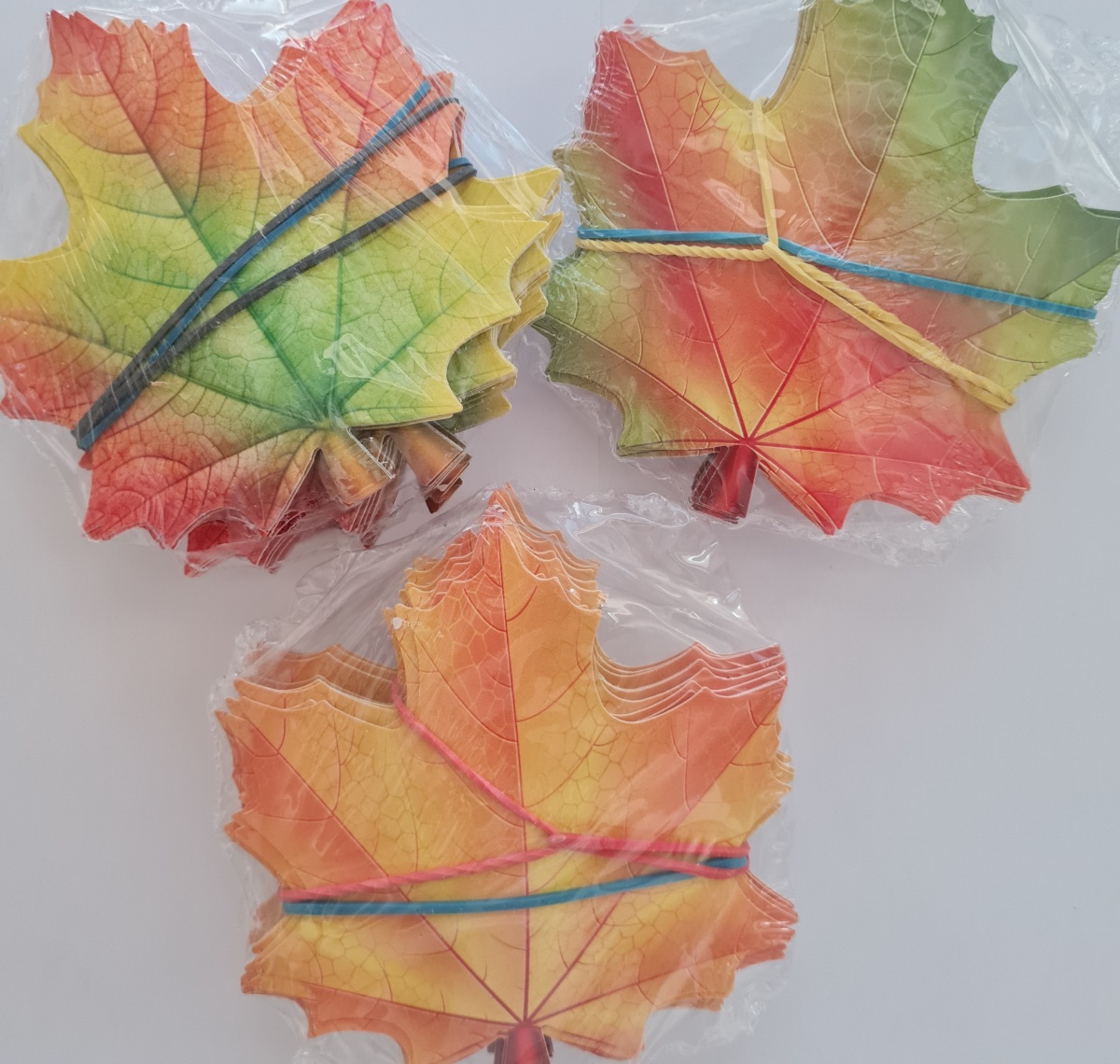 Ассортимент украшений на двустороннем скотче "Кленовый лист" Без отделки